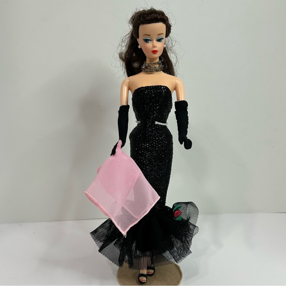 1995 Solo in the Spotlight Reproduction Barbie (Brunette)